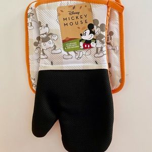 DISNEY 6 PIECE OVEN MITT/POT HOLDER/DRYING MATS/KITCHEN TOWEL SET